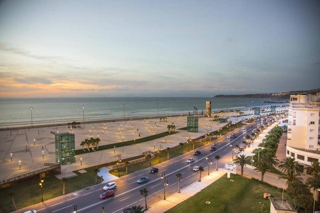 Vue Sur Mer Avec 2 Terrasses - 100M² - Sur La Cote طنجة المظهر الخارجي الصورة